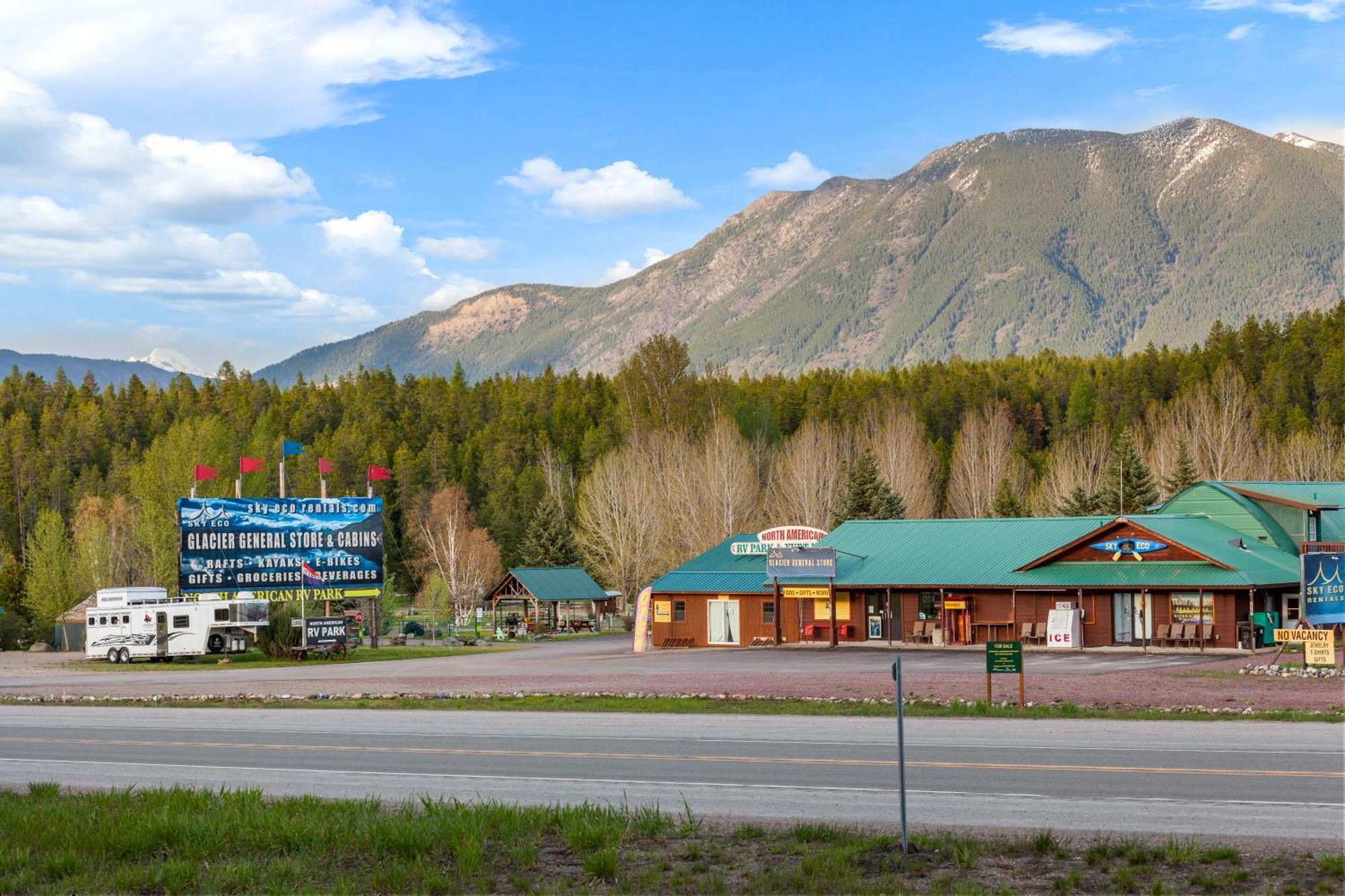 Sky Eco - Glacier General Store And Cabins Coram Ngoại thất bức ảnh