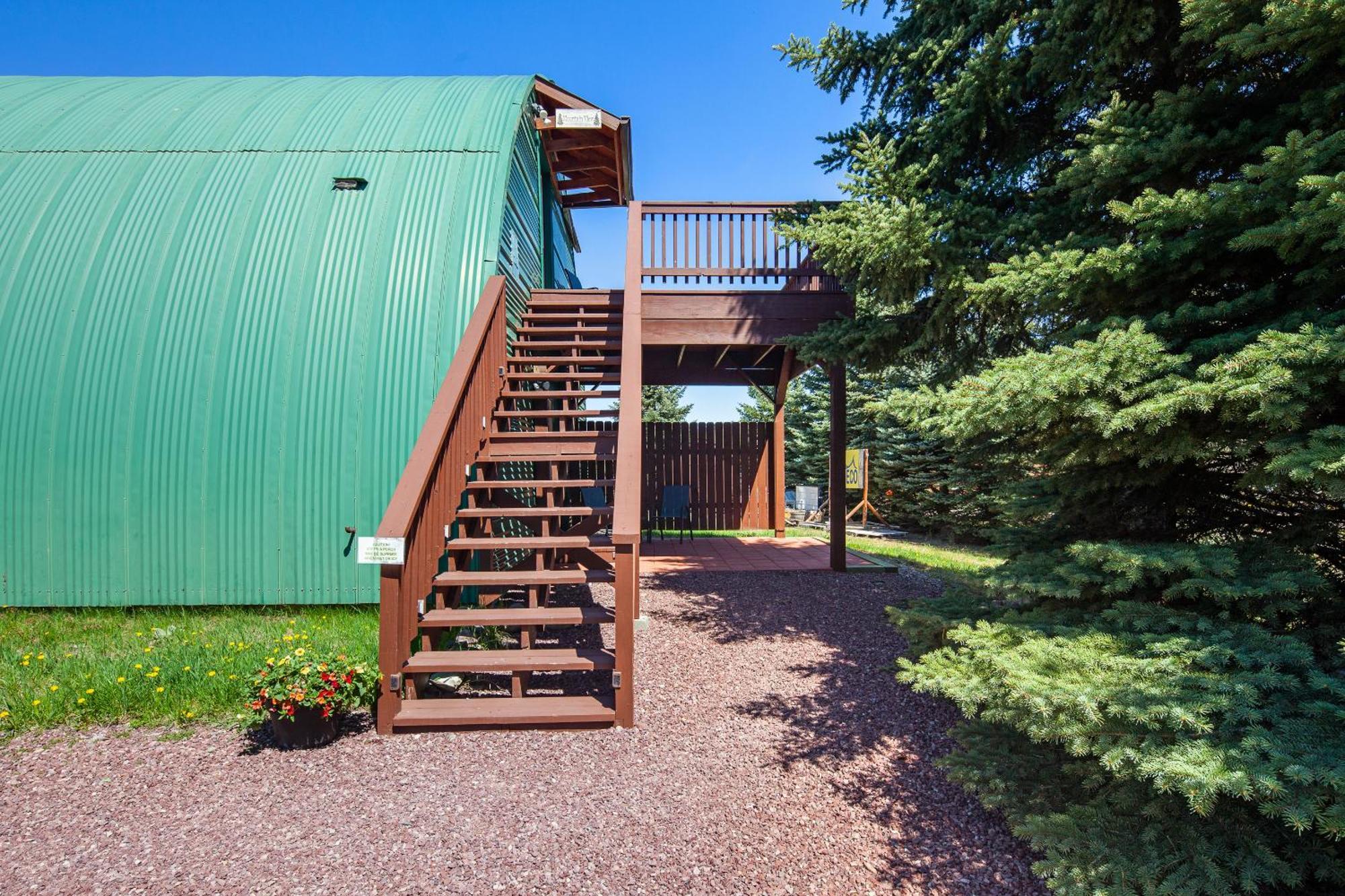 Sky Eco - Glacier General Store And Cabins Coram Ngoại thất bức ảnh