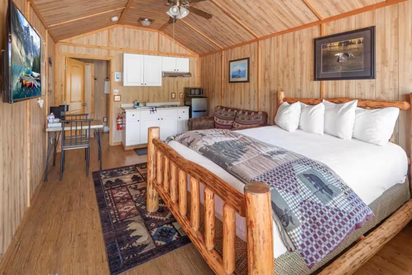 Sky Eco - Glacier General Store And Cabins Coram Ngoại thất bức ảnh